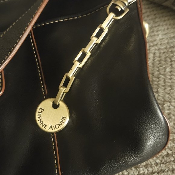 Beautiful Black Leather Etienne Aigner Shoulder Bag Brass Hardware Stunning - Picture 3 of 10